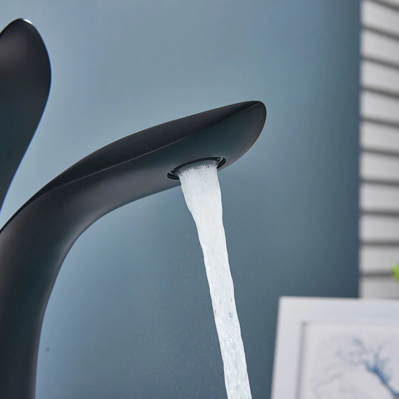 Luxury Modern Single-Handle Bathroom Faucet